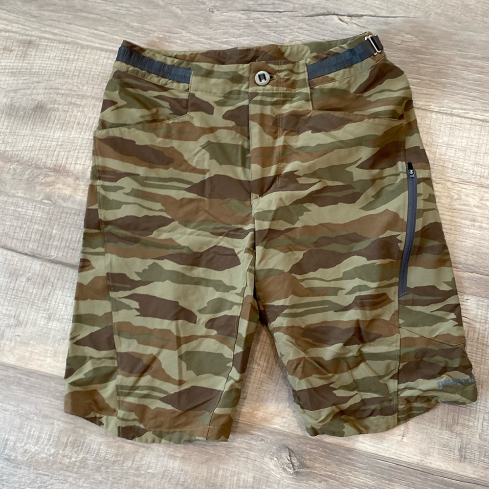 Patagonia Mountain Bike Shorts, Camo, Size 30
